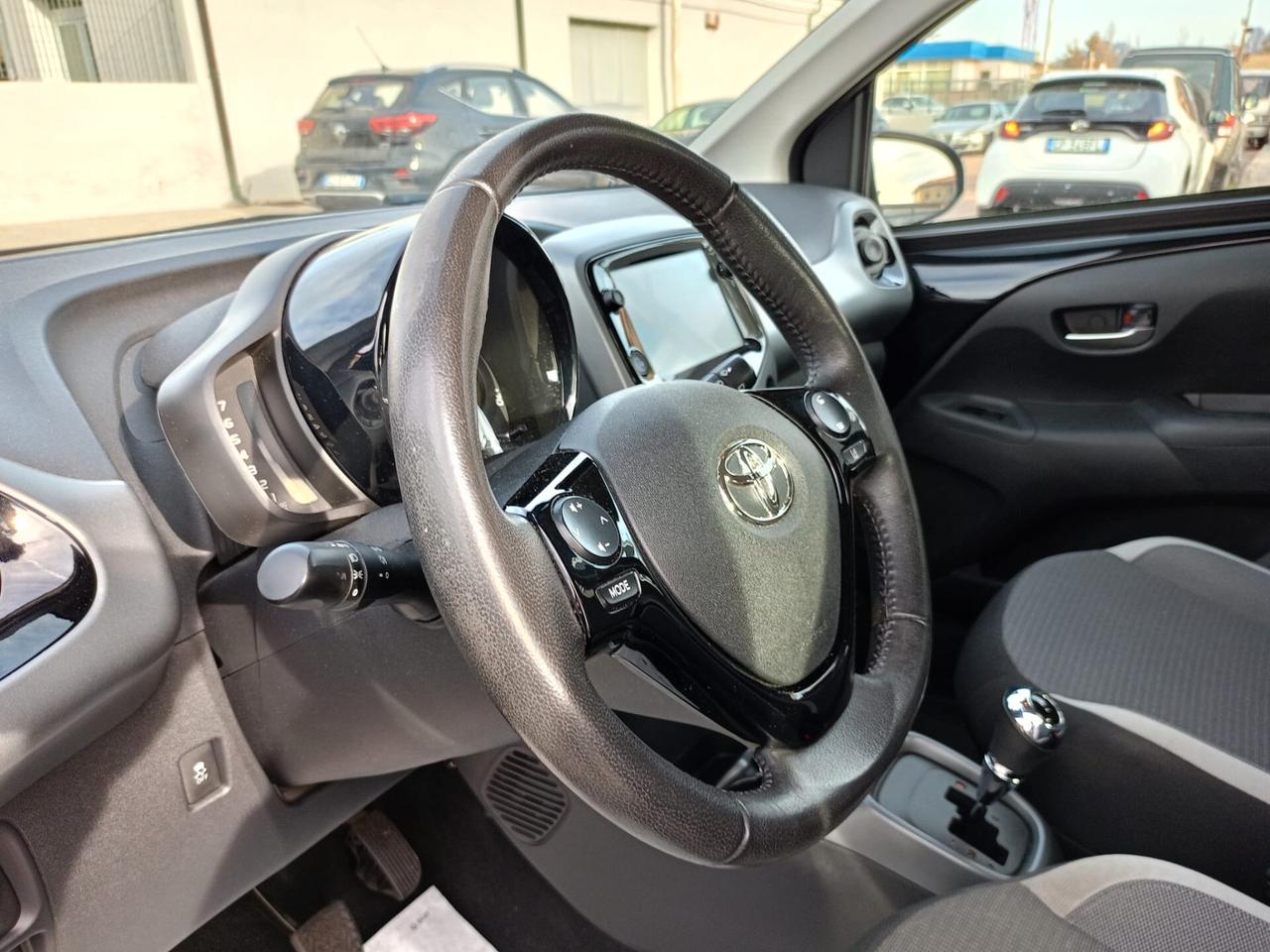 Toyota Aygo Connect 1.0 VVT-i 72 CV 5 porte x-fun MMT
