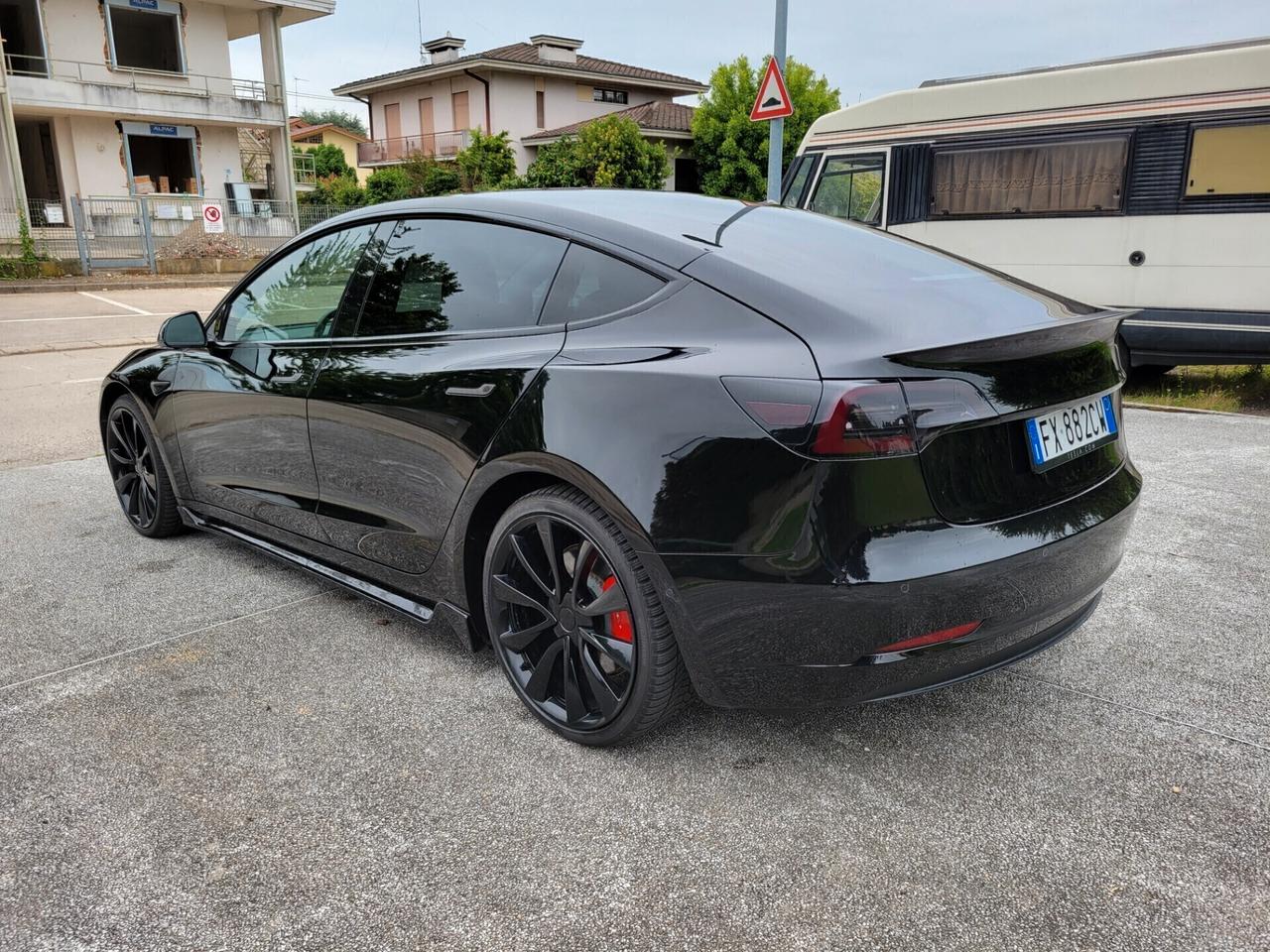 Tesla Model 3 Long Range Performance AWD