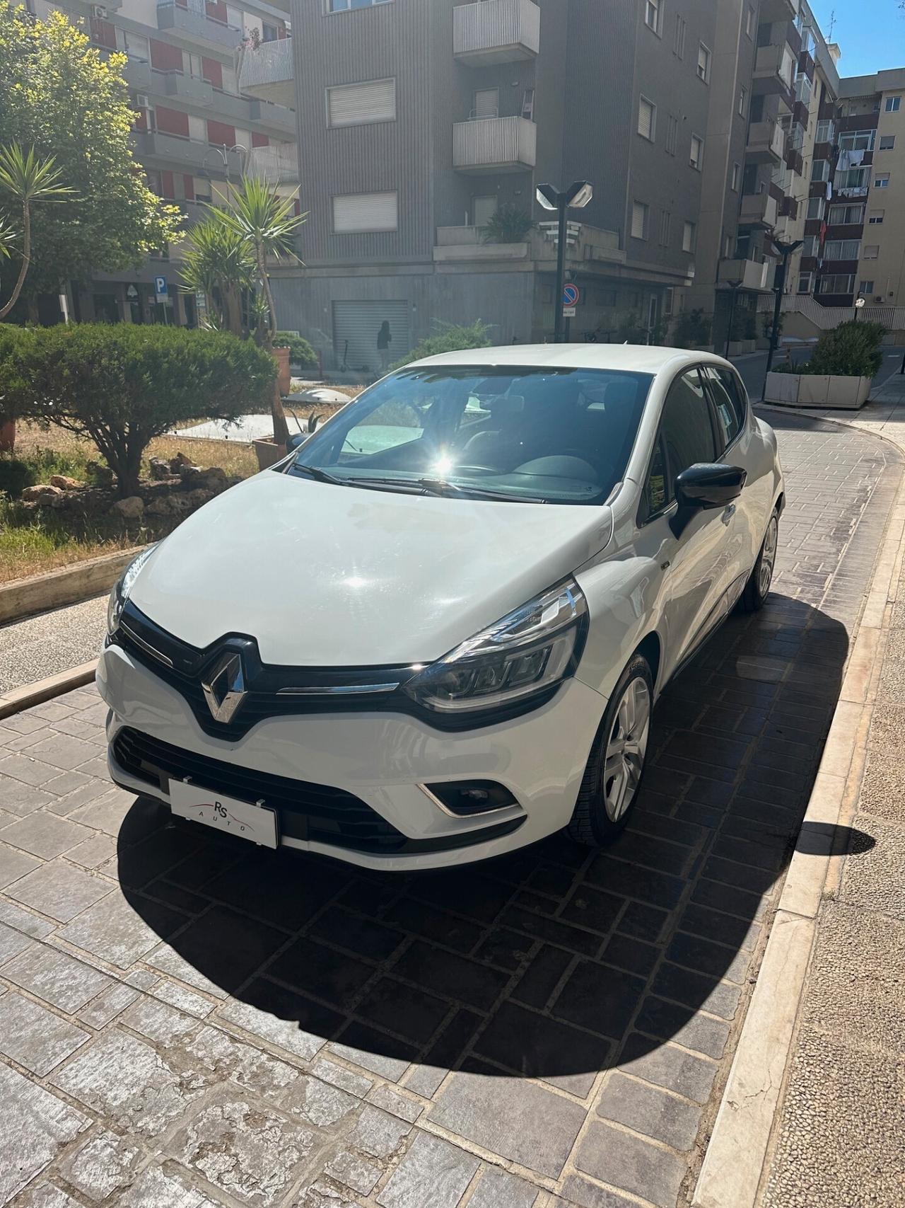 Renault Clio TCe 12V 90 CV GPL 5 porte Moschino Life