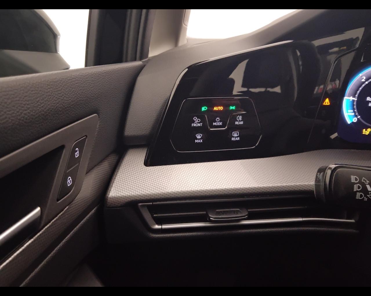 VOLKSWAGEN Golf VIII 2024 - Golf 2.0 tdi Style 150cv dsg