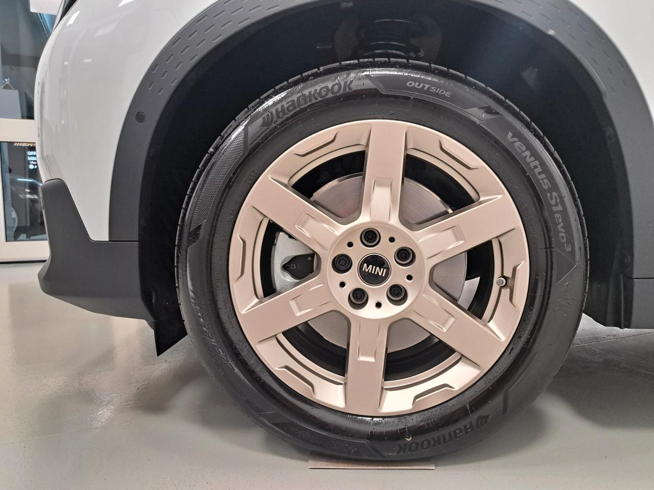 Mini Cooper Countryman U25 1.5 48V C Favoured auto hybrid 170cv