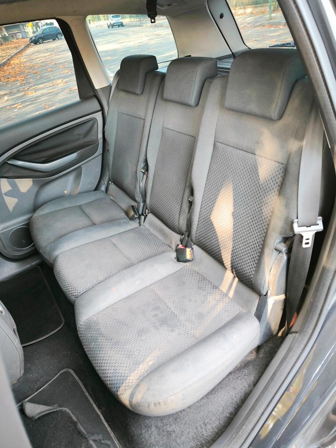 Ford C-Max 2.0 145 CV Titanium