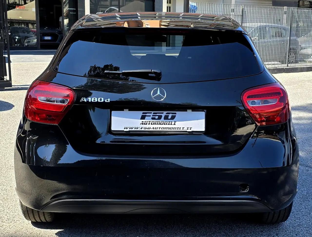 Mercedes-benz A 180 Mercedes-Benz A 180 d Premium Sport Auto Navi