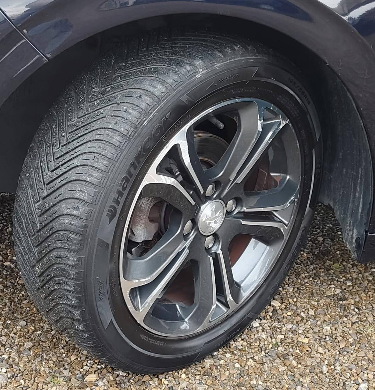 Peugeot 208 1.2 VTi 82 CV 5 porte Allure