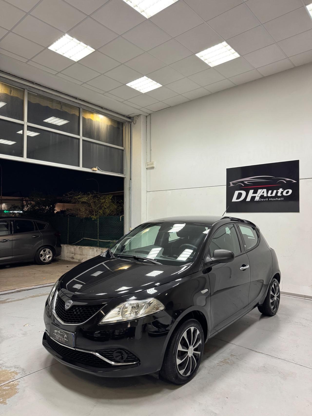 Lancia Ypsilon 1.2 69 CV 5 porte Platinum