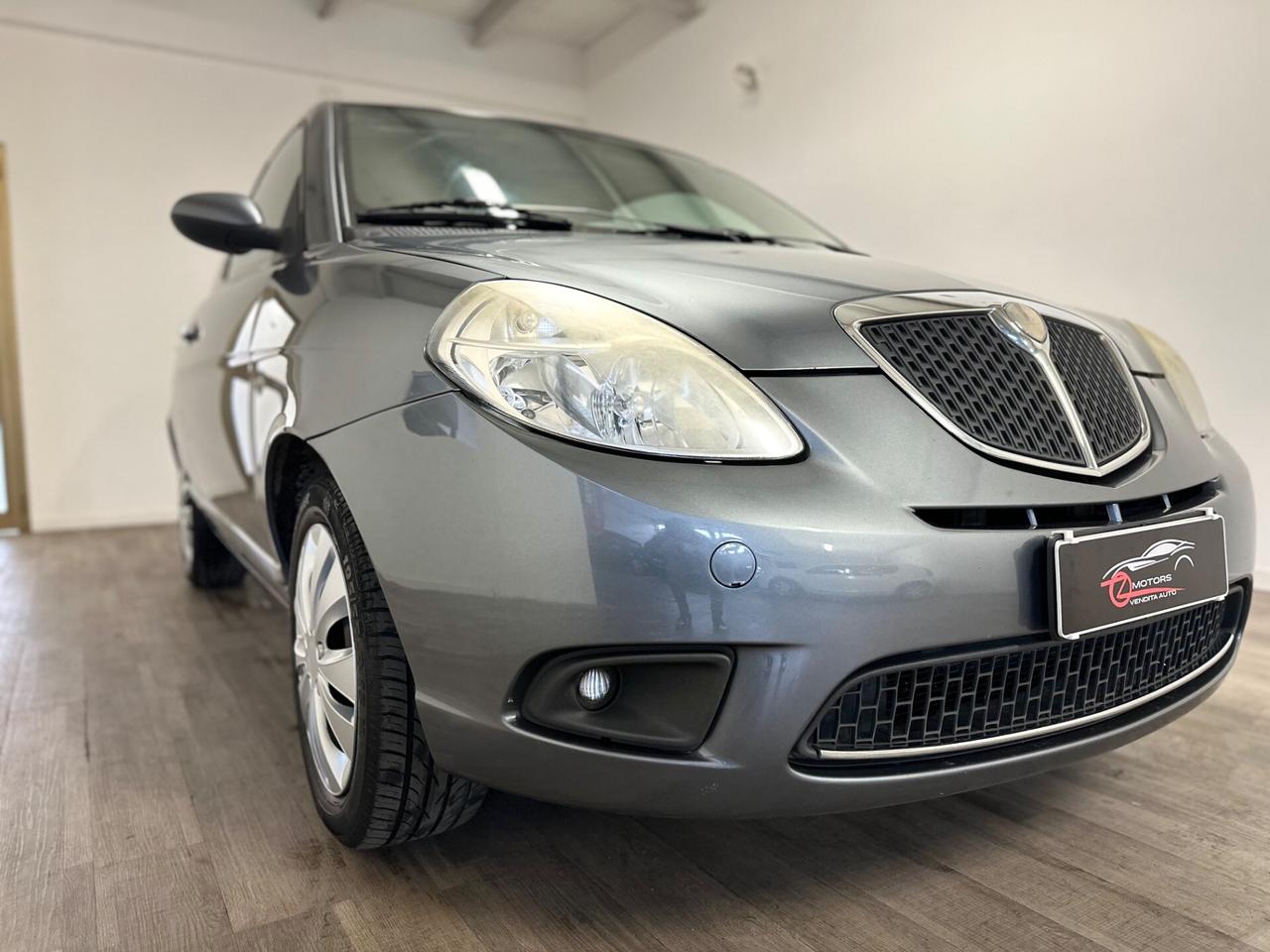 Lancia Ypsilon 1.2 Argento GPL