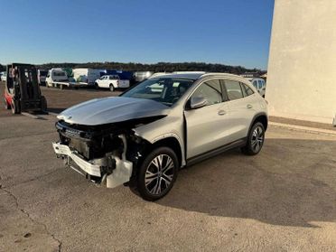 Mercedes-Benz GLA 250 e phev Advanced auto - INCIDENTATA