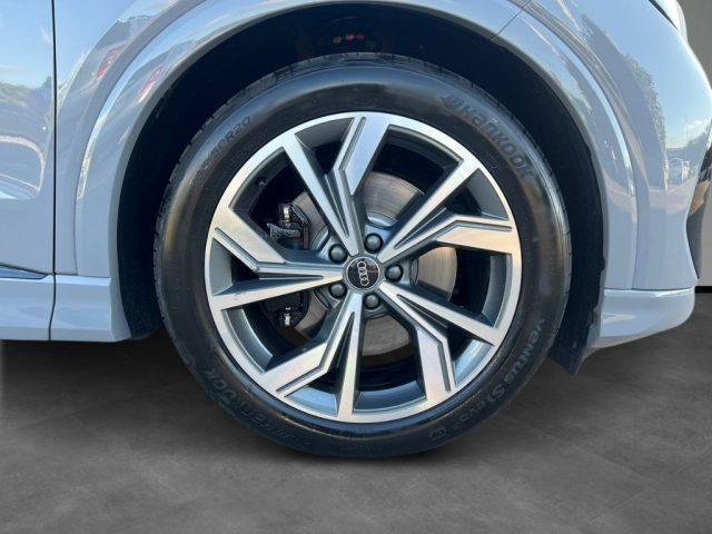 AUDI Q4 e-tron Q4 45 e-tron S Line edition