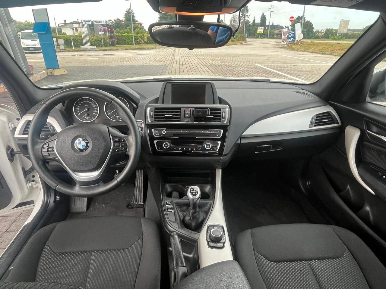 Bmw 116 116d 5p. Urban