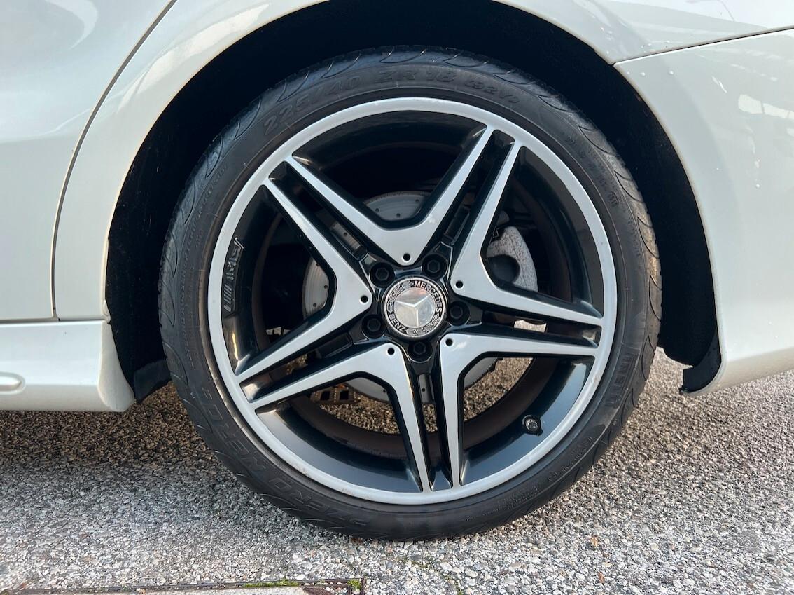 Mercedes-Benz CLA 220 CDI Shooting Brake Premium AMG TETTO APRIBILE FULL