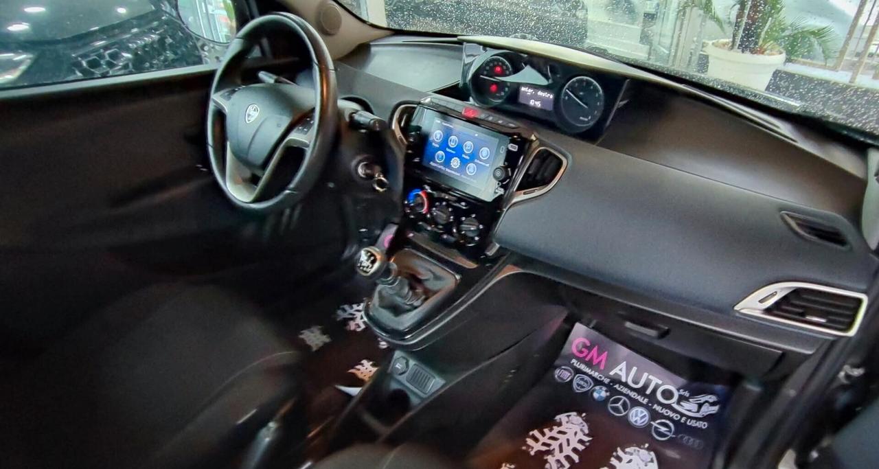 Lancia Ypsilon 1.0 5 porte Hybrid Gold 2023