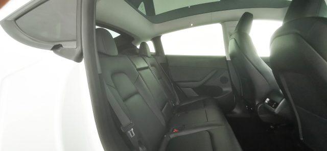 TESLA Model Y Performance Dual Motor AWD -con Autopilot avanzato