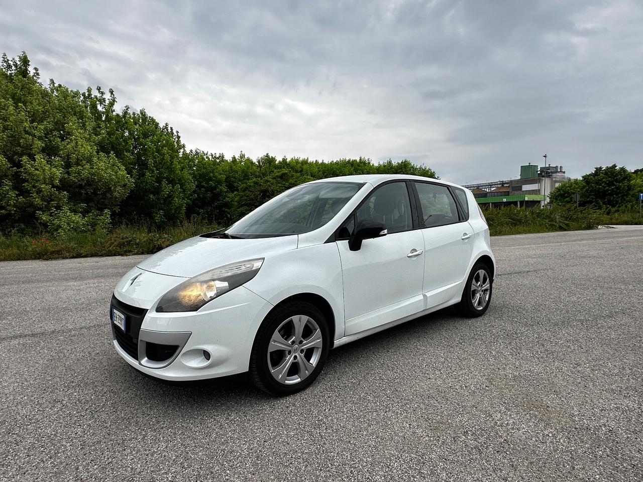 Renault Scenic Scénic X-Mod 1.5 dCi 110CV Attractive