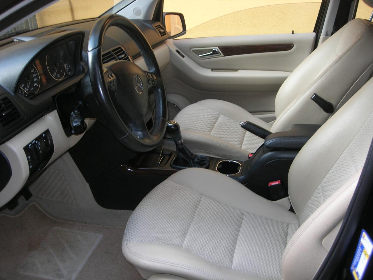 Mercedes-benz A 160 CDI BlueEFFICIENCY Premium