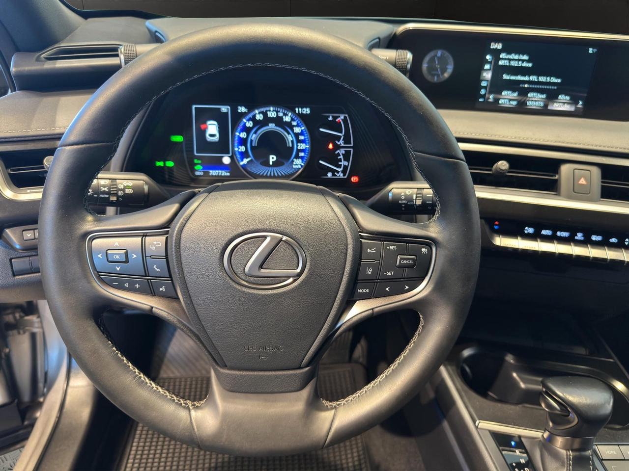 Lexus UX 250h 2.0 Business 2wd cvt