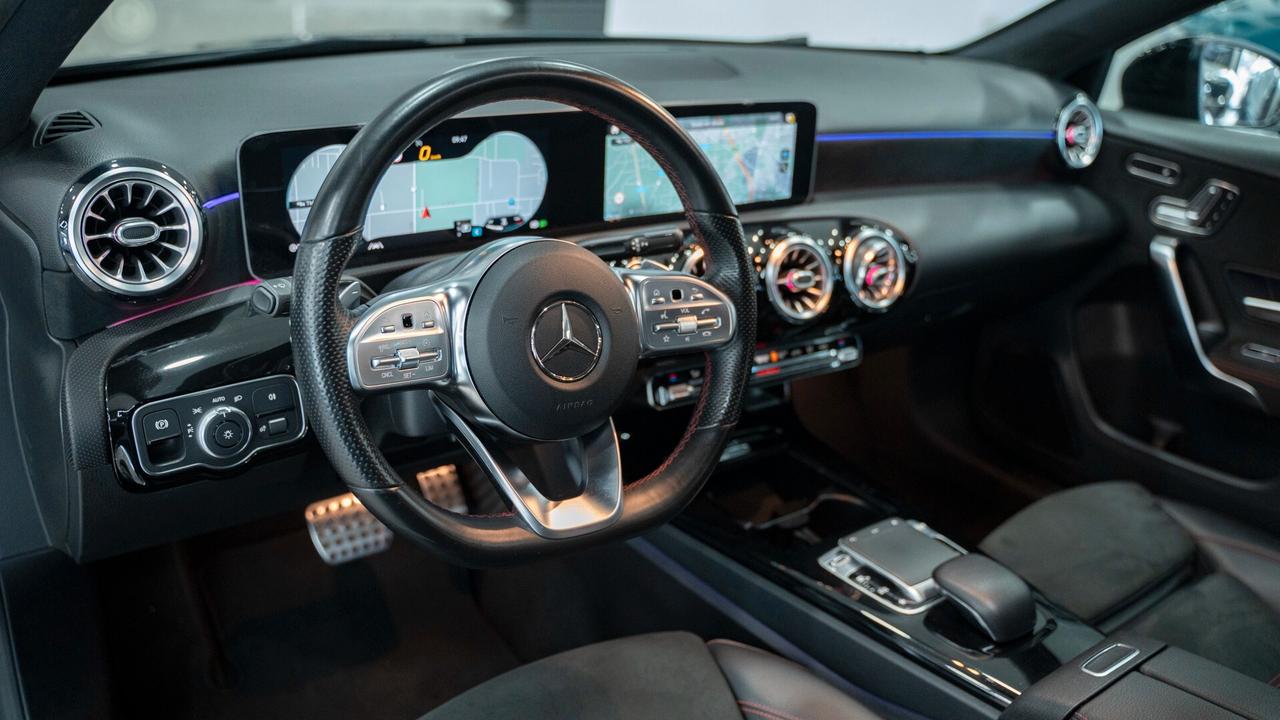 Mercedes-benz A 180 D PREMIUM PLUS AMG 19" TETTO PACK LUCI MULTIBEAM FULL OPTIONAL