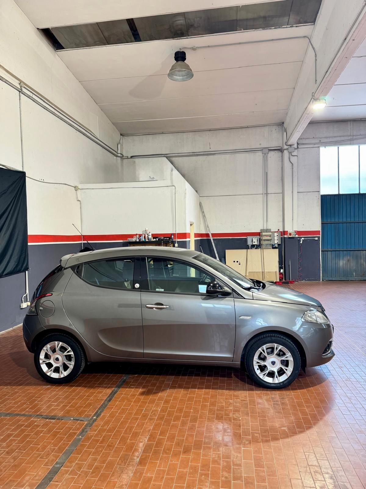 Lancia Ypsilon 1.2 69 CV 5 porte GPL Ecochic Gold