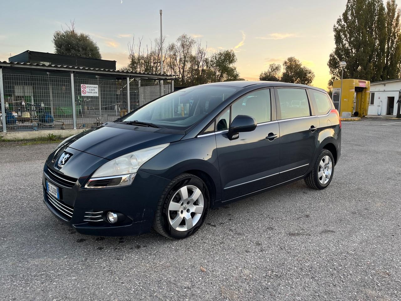 Peugeot 5008 1.6 HDi 112CV Business