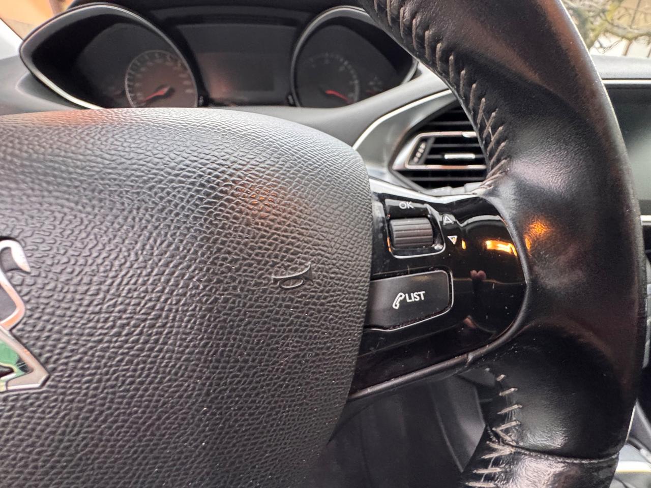 Peugeot 308 BlueHDi 130 S&S SW Allure