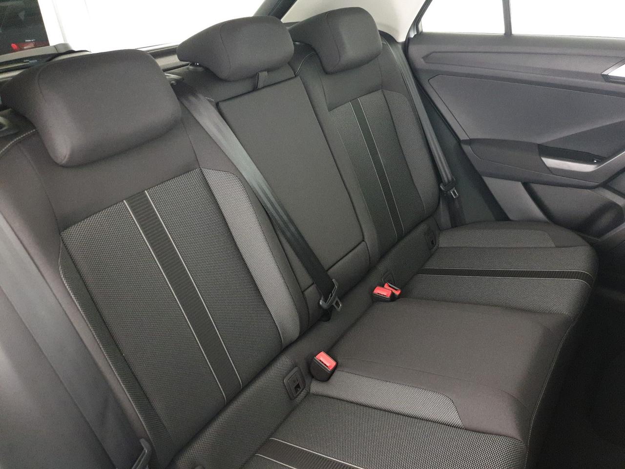 Volkswagen T-Roc 1.5 tsi sport dsg