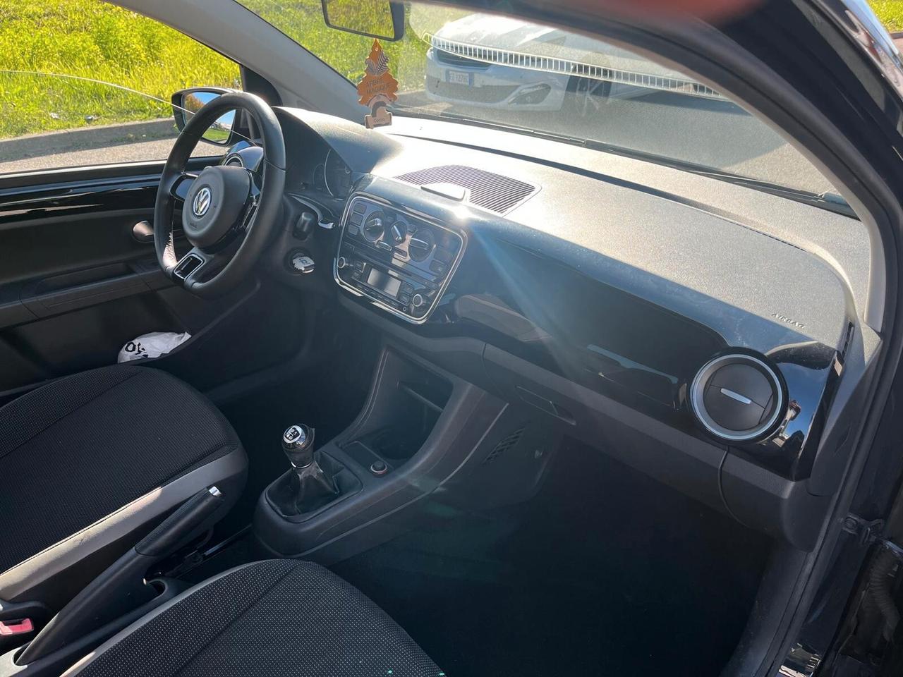 Volkswagen up! High 1.0 75cv