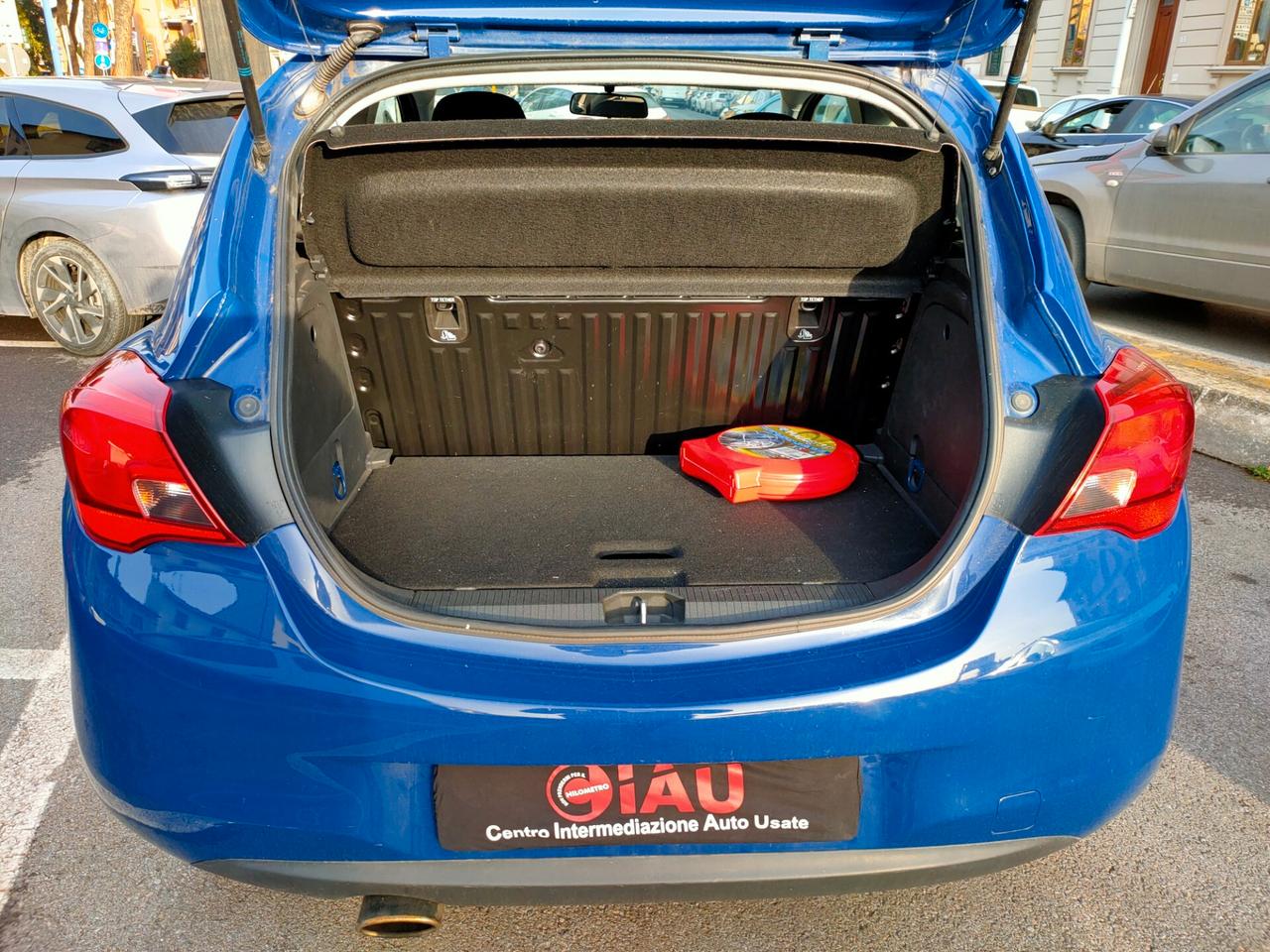 Opel Corsa 1.2 Coupé Black Edition Neopatentati