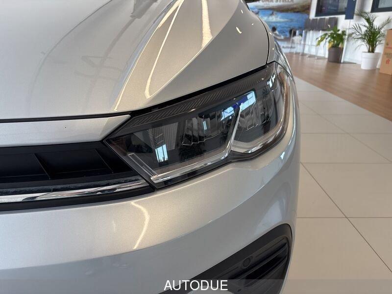 Volkswagen Polo VI 2022 1.0 tsi Life 95cv dsg