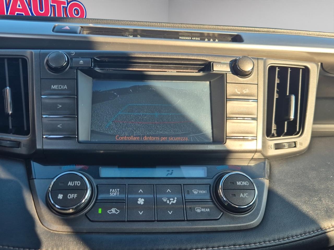 Toyota RAV 4 RAV4 2.0 D-4D 2WD Style White Ed.