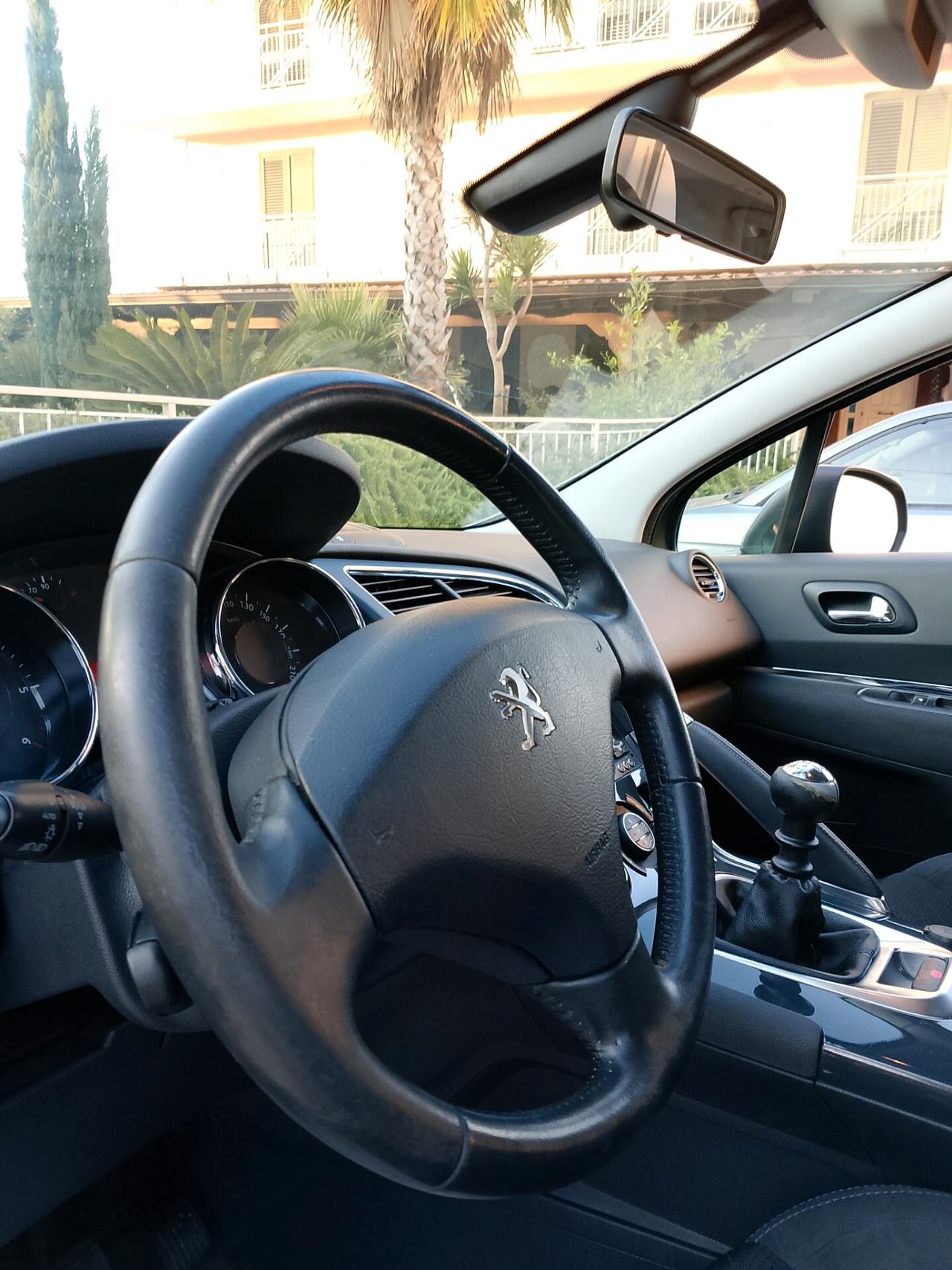 Peugeot 3008 1.6 HDi 115CV Allure