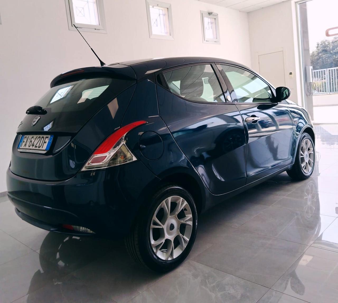 Lancia Ypsilon 1.2 69 CV 5 porte GPL Ecochic Gold