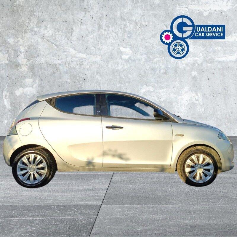 Lancia Ypsilon Ypsilon 1.2 69 CV 5 porte Silver
