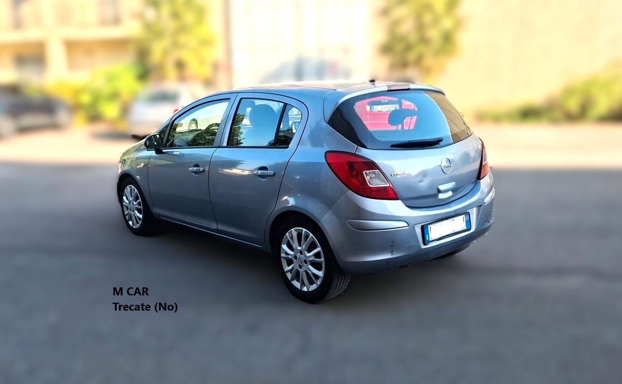 Opel Corsa 1.2 5 porte Cosmo