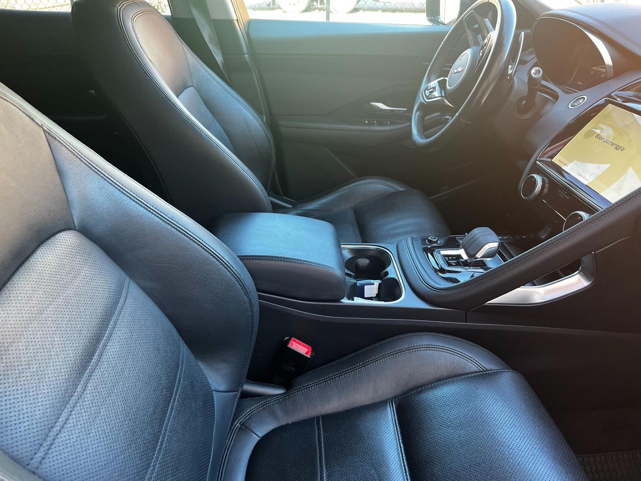 Jaguar E-Pace 2.0D I4 163 CV AWD Auto R-Dynamic Black Perfetta