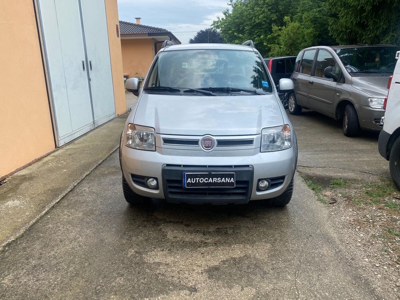 FIAT PANDA 1.3 MJT 4x4 CATENA APPENA SOSTITUITA MOLTO BELLA