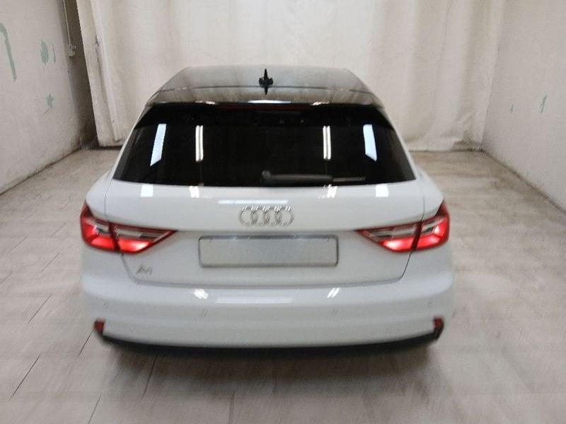 Audi A1 Sportback 30 1.0 tfsi Identity Black 116cv