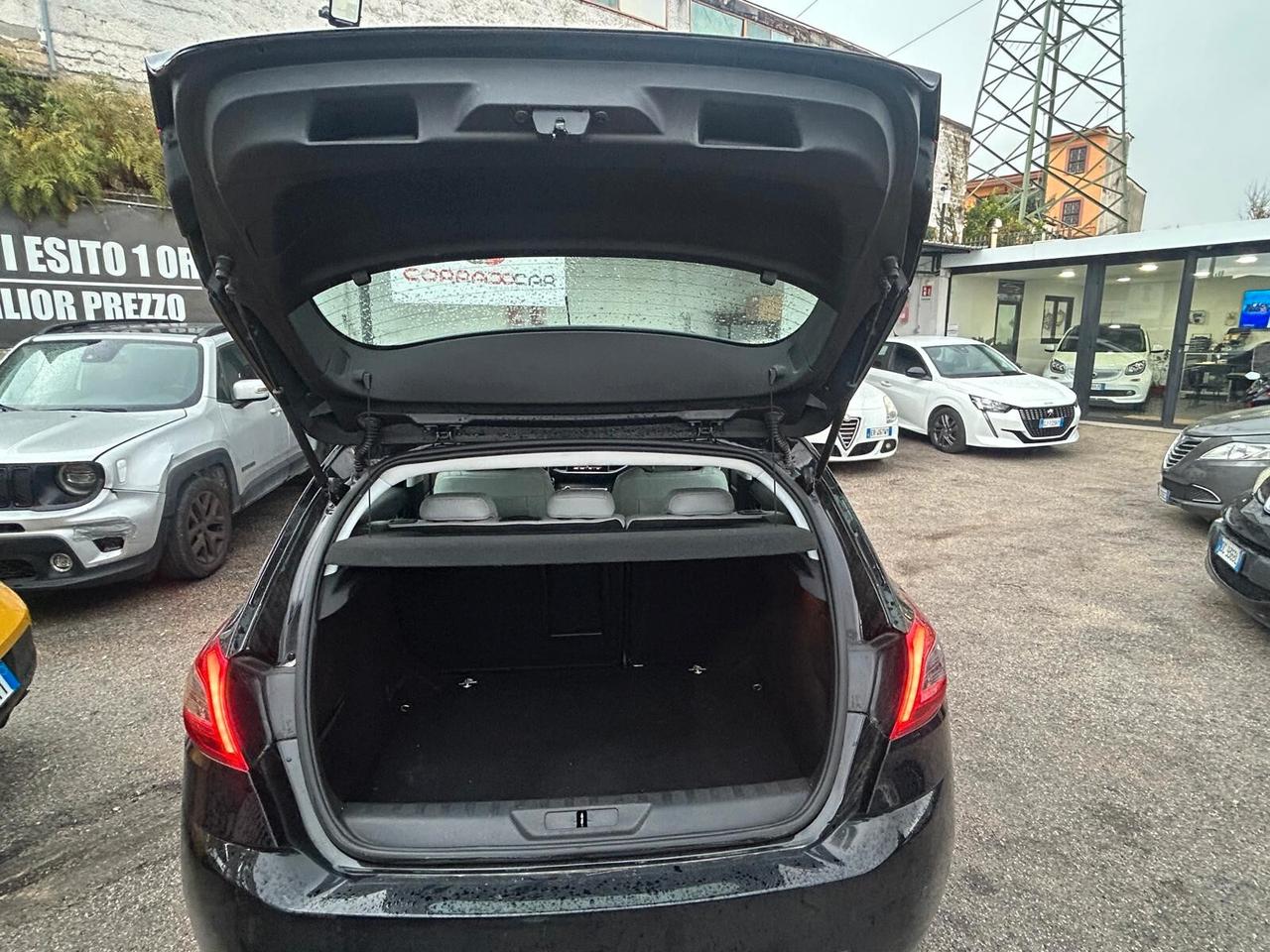 Peugeot 308 BlueHDi 100 S&S Business