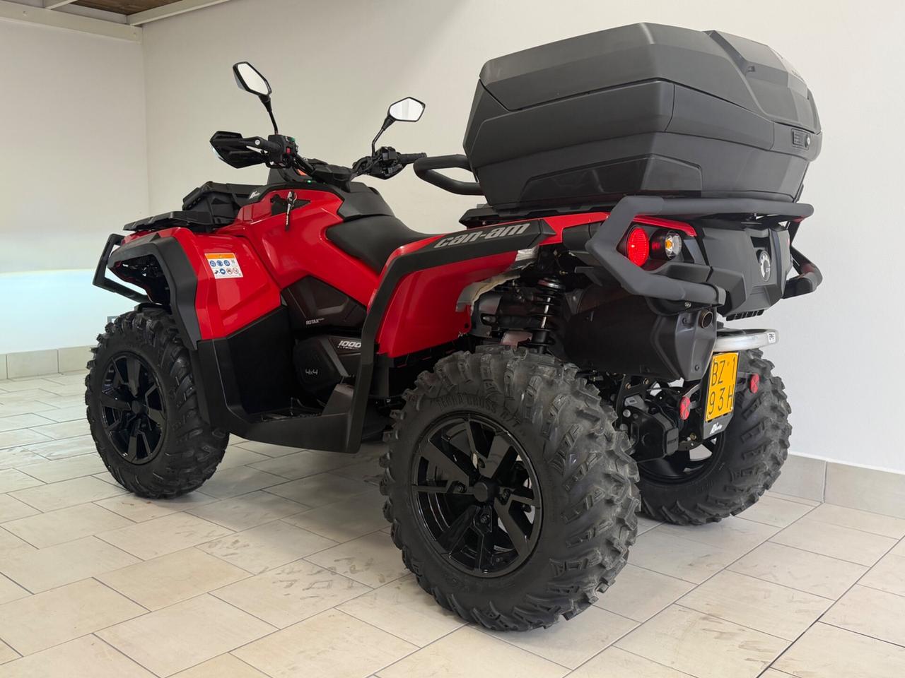 Can Am Outlander 1000 Max. 698 km