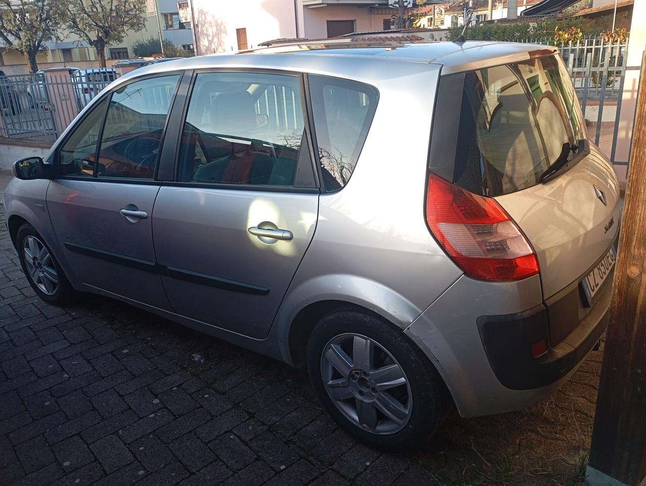 Renault Scenic 1.5 dci