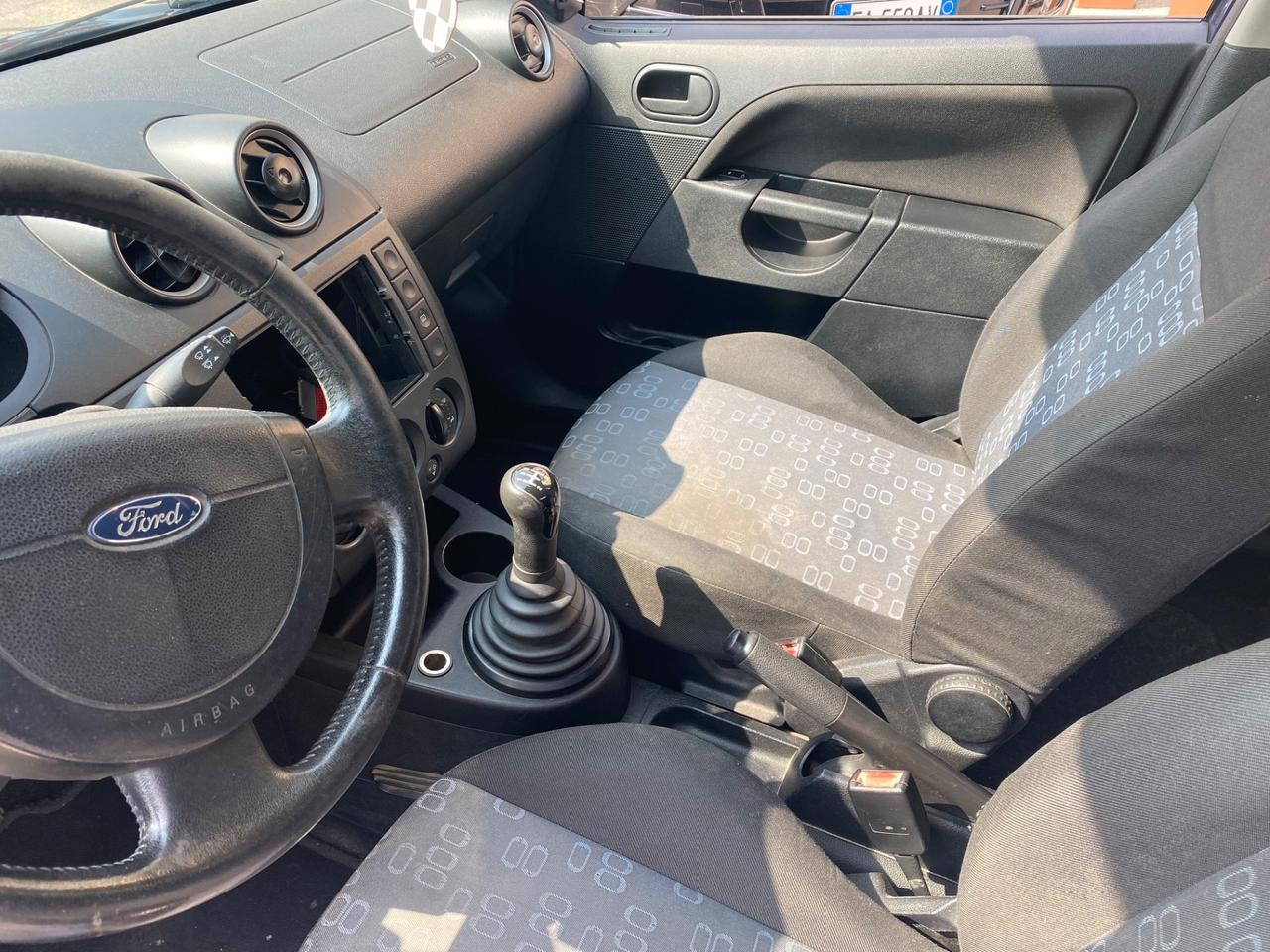 Ford Fiesta 1.2 16V 5p. Ambiente ok neopatentati