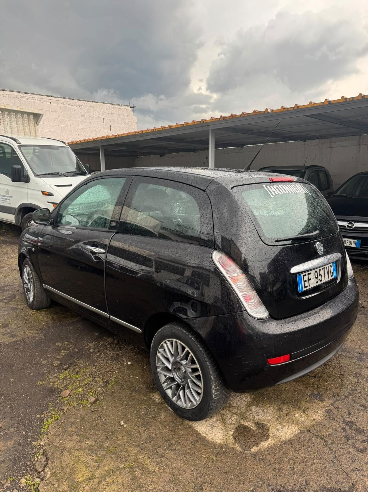 Lancia Ypsilon 1.3 MJT 75 CV Diva