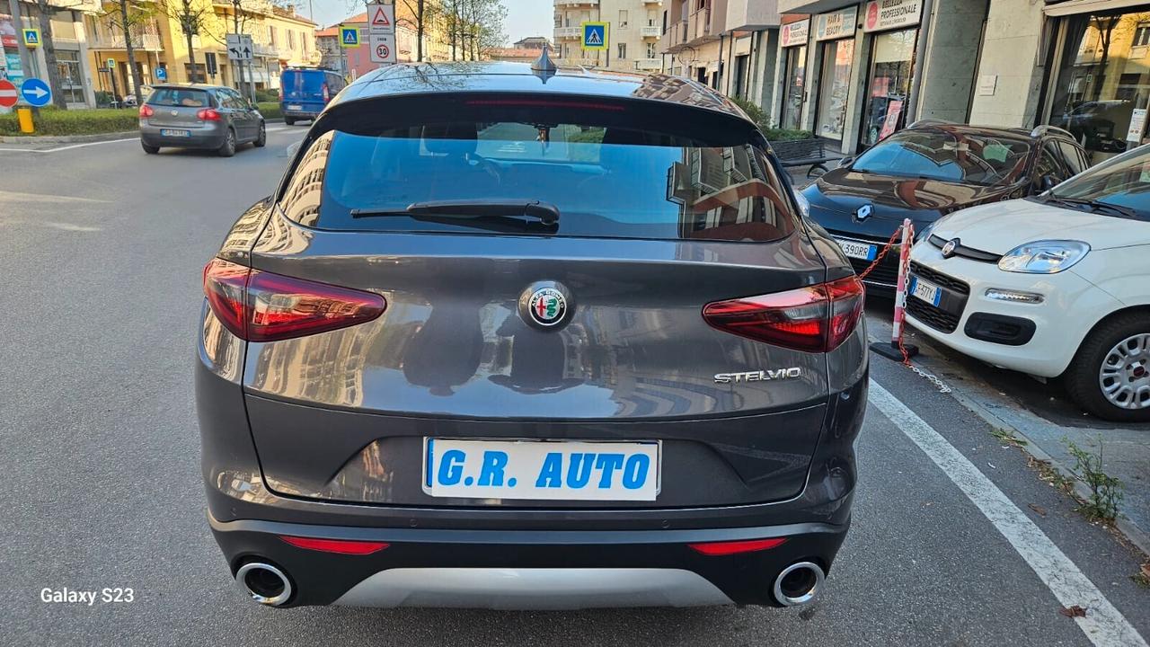 Alfa Romeo Stelvio 2.2 Turbodiesel 160 CV AT8 RWD Super