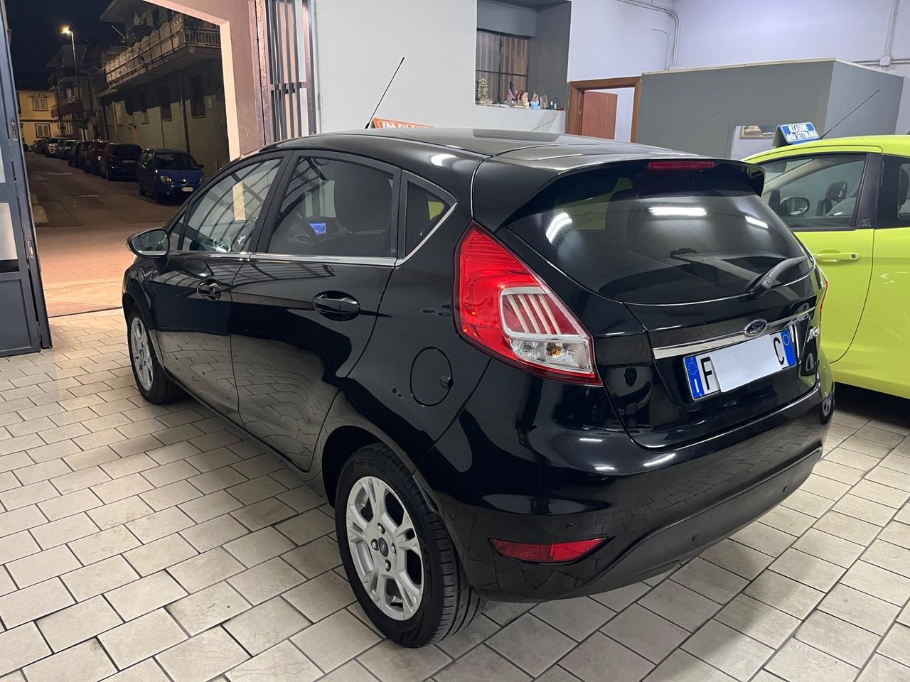 Ford Fiesta gpl titanium nav/led full 12/2016