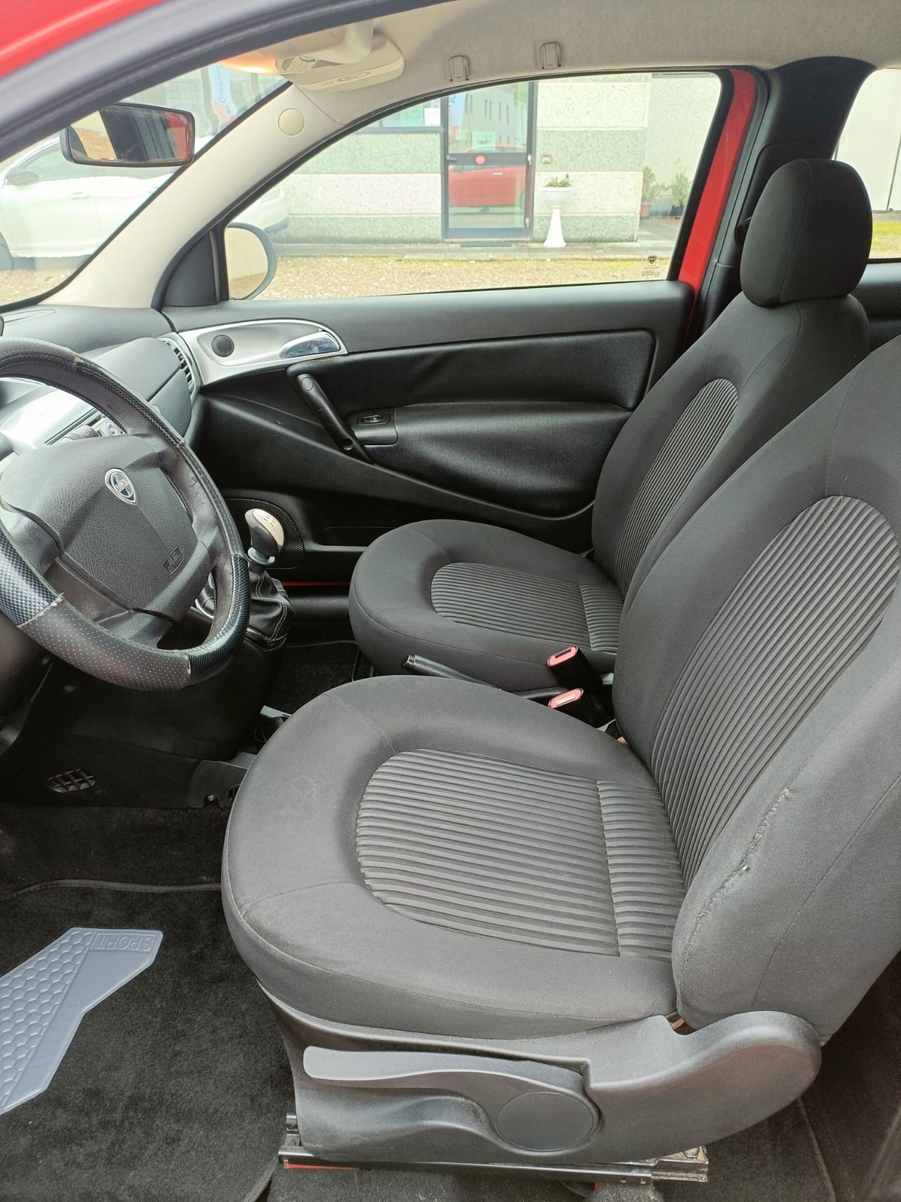 Lancia Ypsilon 1.2 Versus