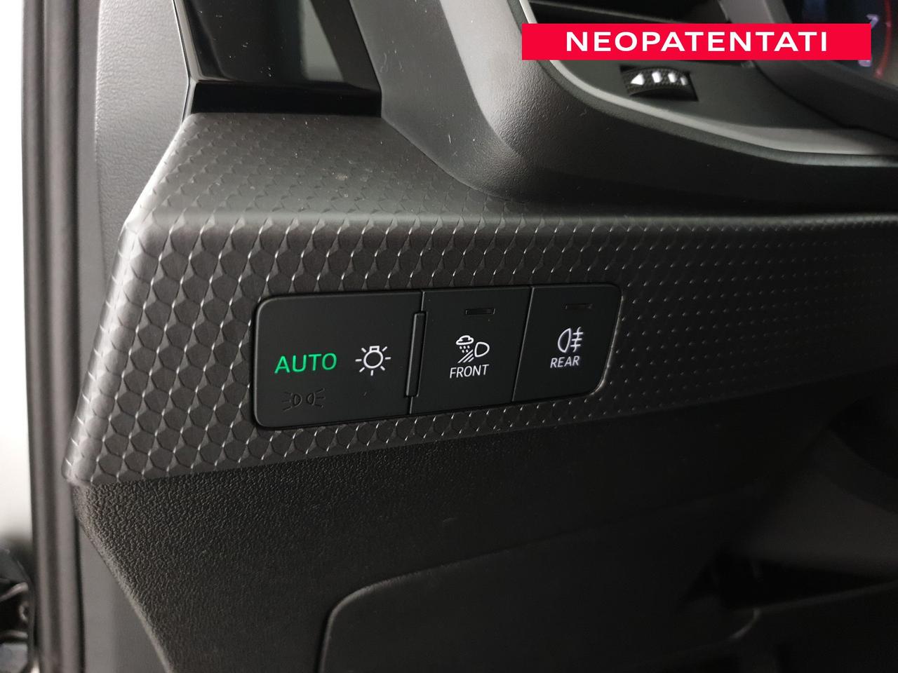 Allstreet 30TFSI 116CV S tronic Identity Contrast