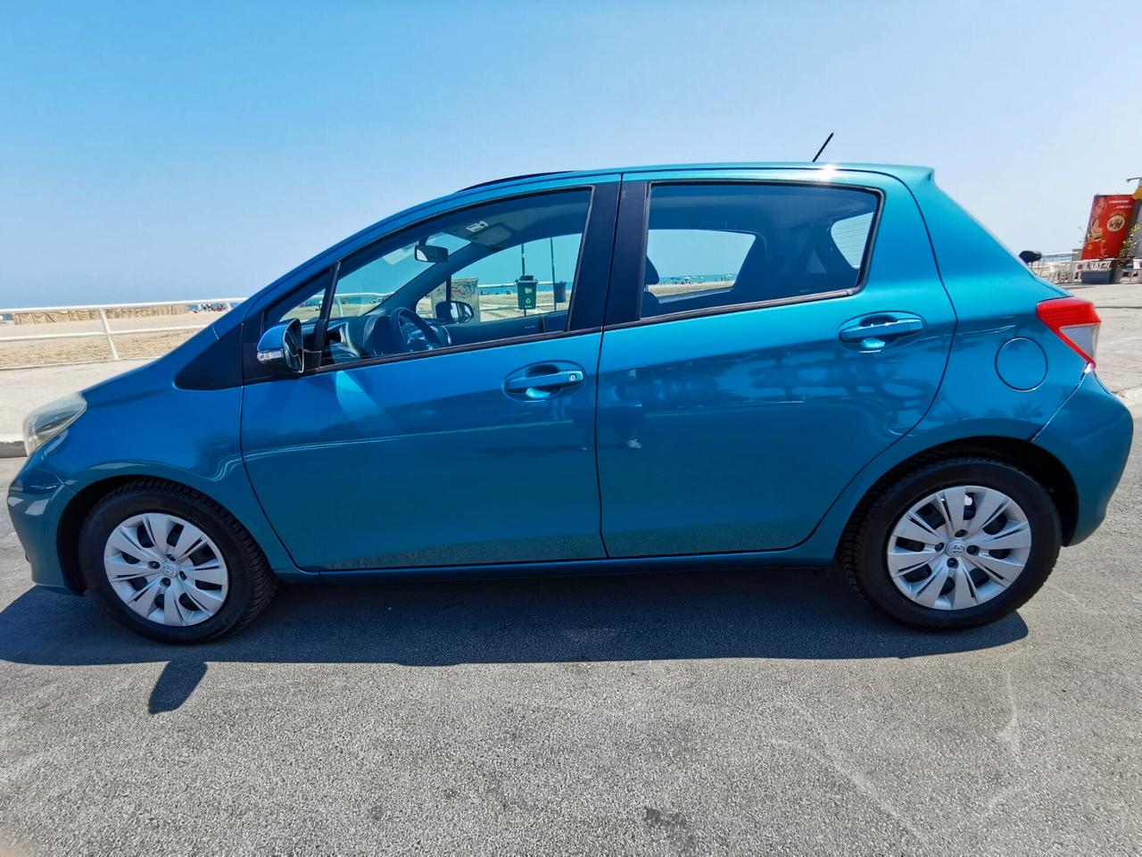 Toyota Yaris 1.4 D-4D 5 porte Lounge 2012