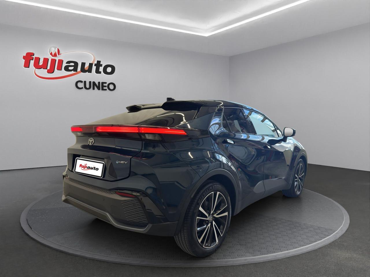 Toyota C-HR 1.8 hev Lounge fwd e-cvt