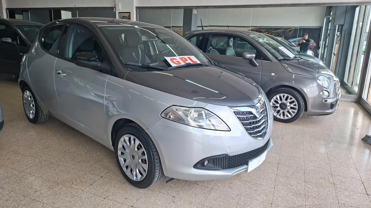Lancia Ypsilon 1.2 69 CV 5 porte GPL Ecochic Silver
