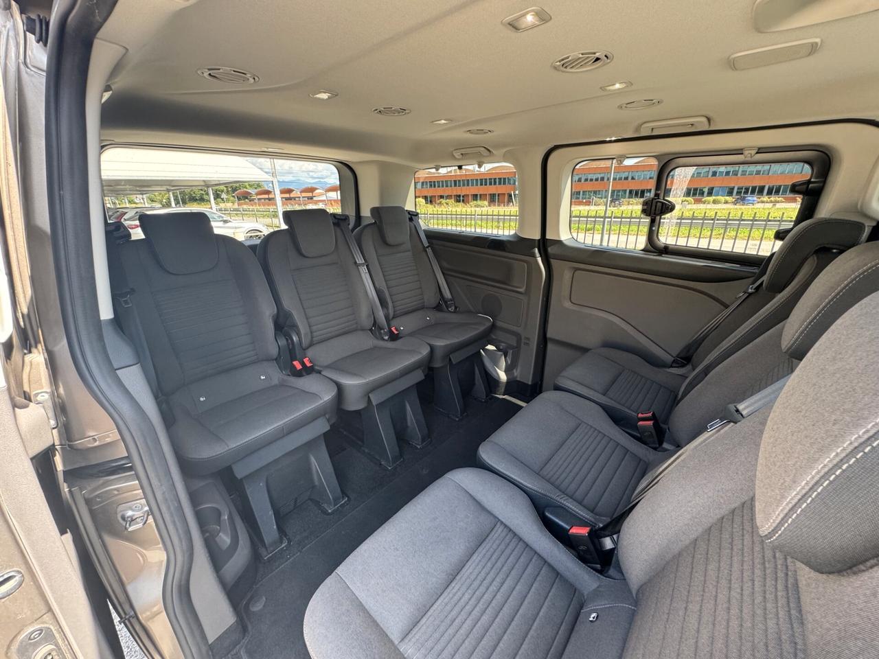 Ford Tourneo Custom Tit. 2.0MHVE 130CV PassoC. 8p