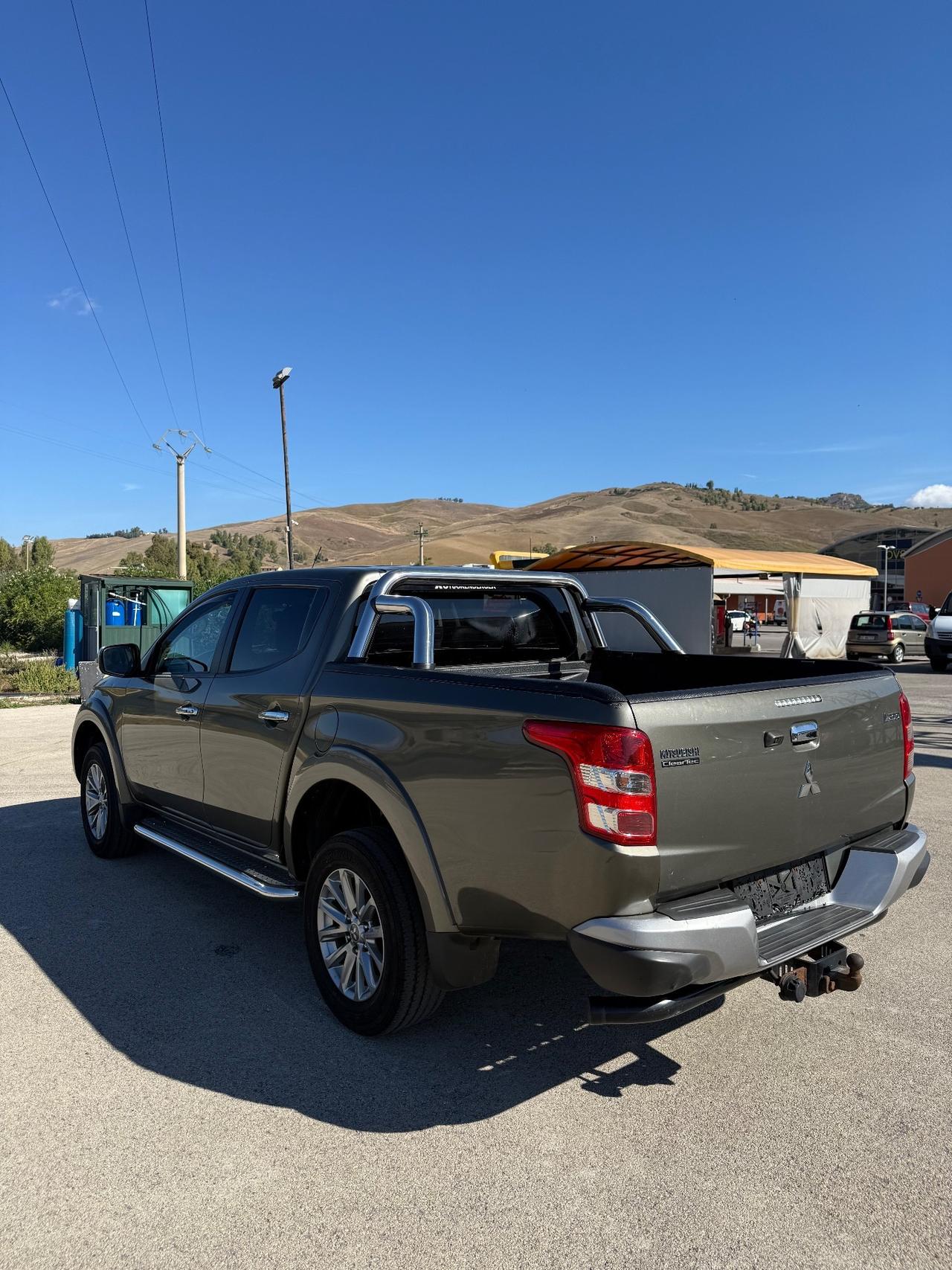 Mitsubishi L200 2.4 DI-D/181cv