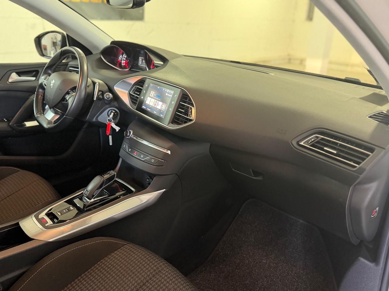 Peugeot 308 BlueHDi 130 S&S EAT6 SW Business